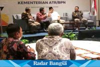 Suasana sosialisasi sertifkat tanah ,Senin (27/3) di aston sidoarjo (Foto : Rino Tutuko )