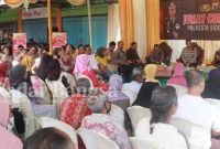 Jumat curhat bersama polresta sidoarjo di pasar tarik,Jumat (3/3) (Foto : Rino Tutuko )