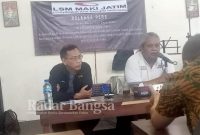 Ketua MAKI Jatim, Heru Satriyo (berbaju putih) meminta semua pihak menyelamatkan dan menjaga dunia pendidikan d Jatim (Foto : FYW)