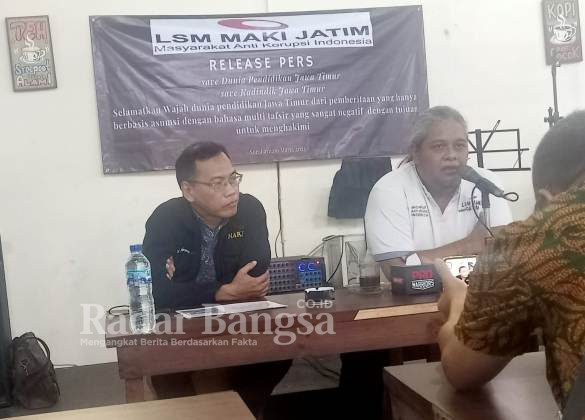 Ketua MAKI Jatim, Heru Satriyo (berbaju putih) meminta semua pihak menyelamatkan dan menjaga dunia pendidikan d Jatim (Foto : FYW)