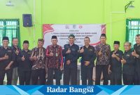 Foto bersama seusai kegiatan sosialisai tentang “Literasi Komunikasi Lintas Tokoh dan Pemuda Agama Dalam Mendukung Pemilu Damai dan Harmoni (foto: Rurin)