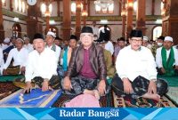 Suasana didalam masjid Agung  Bangkalan Bersama Plt.Bupati Bangkalan (Dok Foto Pem Bangkalan)