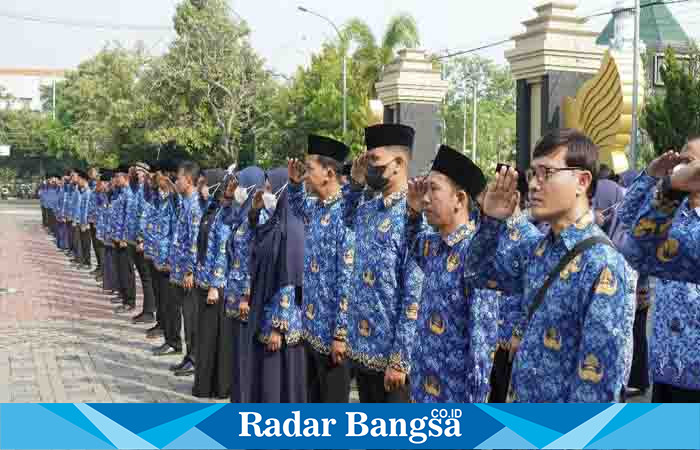 ASN Lamongan saat upacara (Dok foto pemkab)