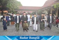 Bupati Lamongan sholat Idul Fitri di Masjid Agung Lamongan,Sabtu (22/4) (Dok foto Pemkab Lamongan) 