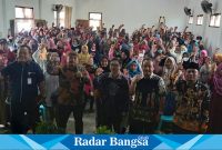 Kegiatan sosialisasi Keselamatan dan Kesehatan Kerja (K3) di Balai Desa Surat Kecamatan Mojo (foto: Rurin)