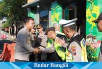 Kapolresta pantau langsung arud mudik ,Senin( 24/4) di Bungur asin ( Foto : Rino Tutuko )