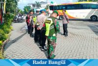 Pengamanan idulfitri aman terkendali ,Minggu (30/4)  di Bungurasi (Foto: Rino Tutuko )