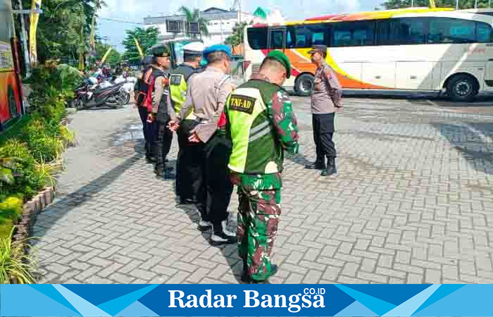 Pengamanan idulfitri aman terkendali ,Minggu (30/4)  di Bungurasi (Foto: Rino Tutuko )