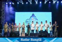 Bupati Lamongan Yuhronur Efendi saat membuka kegiatan yang disebut sebagai master event di Lamongan yakni ramadhan megilan 2023, di halaman gedung Lamongan Sport Center, Jumat (7/4) ( Dok foto Pemkab Lamongan for RadarBangsa.co.id)