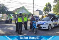 Satlantas Polres Lumajang, ketika melakukan patroli hunting system, Selasa (11/4/2023) pagi. (Dok Humas Polres Lumajang, for Riyaman)