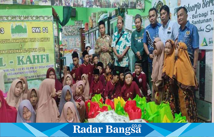 PWI Sidoarjo peduli anak yatim piatu ,Senin (17/4) di Sukodono (Foto : Rino Tutuko )