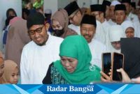 Bupati Achmad Fauzi saat mendampingi Gubernur Jatim (Dok foto Surah)