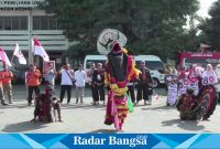 Pementasanan kesenian Jaranan di halaman KPU Kabupaten Kediri (foto: istimewa)