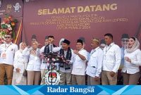 Ketua DPC Partai Gerindra Kabupaten Kediri, Ketut Gutomo, SH, saat melakukan konferensi pers (foto: Hikam)