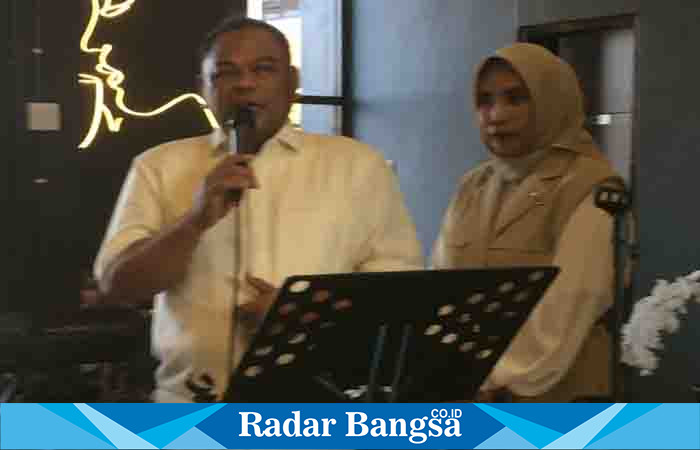 H Rahmat Muhajirin dalam forum halal bihalan ,Senin(1/5) di Rata Bata Cafe Sidoarjo (Foto : Rino Tutuko )