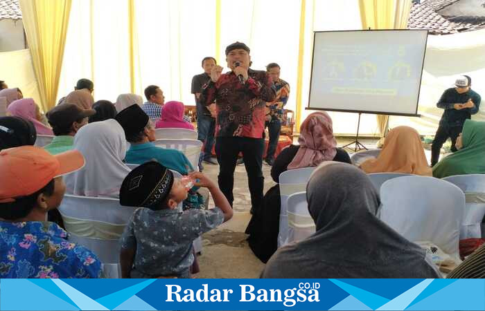 Nur Hadi Anggota Komisi IX DPR RI Dan Khusnul Arif, S.Sos Anggota Komisi IV DPRD Kabupaten Kediri dari Fraksi NasDem (foto:Hikam)