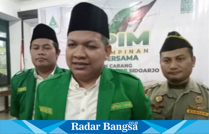 Ketua Ansor memeberi penjelasan pada media ,Selasa (23/5) Di Kantor Ansor (Foto : Rino Tutuko)