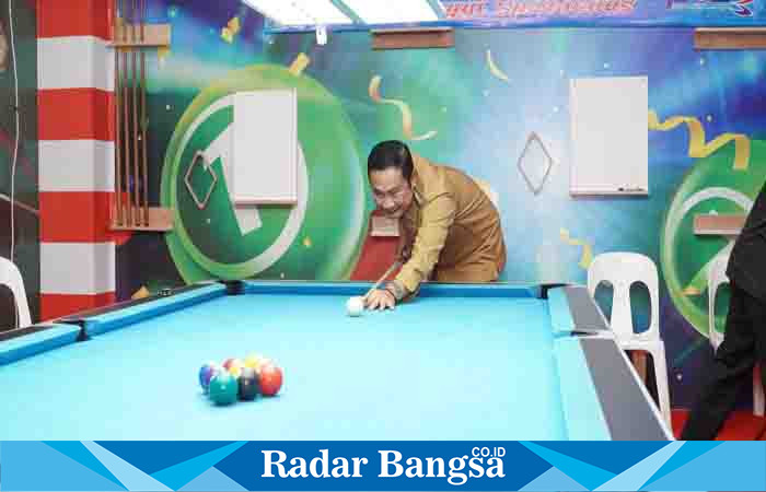 Bupati Lamongan Yuhronur Efendi saat membuka turnamen biliar 2023, Senin (15/5) di Plaza Lamongan lt. 3