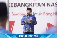 Bupati yang kerab disapa Pak Yes saat bertindak sebagai pembina upacara Harkitnas ke 115, Senin (22/5) di halaman Pemkab Lamongan.