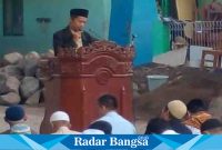 Khatib idul adha 1444 hijriyah dari da'i dan ulama tarjih muhammadiyah Cianjur saat menyampaikan khutbah (Dok photo RadarBangsa.co.id/AE Nasution)