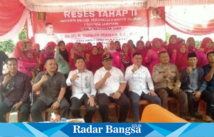 Ketua Komisi V DPRD Provinsi Lampung Fraksi PDIP Yanuar Irawan saat melaksanakan Reses Tahab II di Pekon Tekat Kecamatan Pulau Panggung Tanggamus, Kamis 08/06/2023.( dok.Anton/Radar Bangsa)