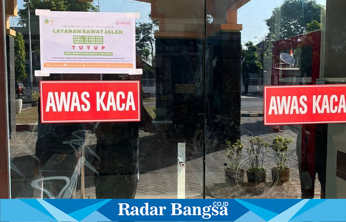 Poliklinik rawat jalan RSUD dr. R. Soedarsono pada hari Rabu, 28 Juni 2023 tertulis tutup, meski calon pasien bisa melakukan pendaftaran secara online (Foto : Dok pribadi Drs. M. Said Sutomo)