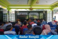 Dinas Perumahan dan Kawasan Permukiman (DPKP) Kabupaten Lumajang Jawa Timur, saat melaksanakan kegiatan workshop dan studi tiru, di Pendopo Balai Desa Selokbesuki, Kecamatan Sukodono, Senin (19/6). (Dok Riyaman/Radarbangsa.co.id)