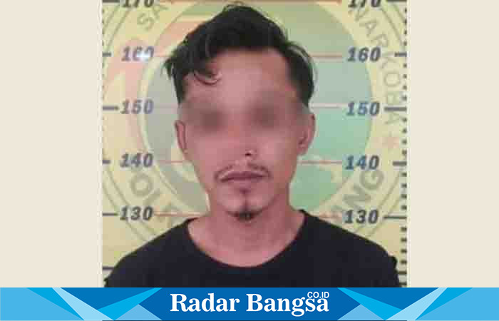 OP' (33) tahun, asal Desa Nogosari Kecamatan Rambipuji Kabupaten Jember yang diamankan Satreskoba Polres Lumajang, Senin (26/6). (Dok Humas Polres Lumajang, for Riyaman).