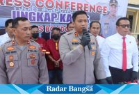 Kapolres Bondowoso AKBP Bimo Ariyanto, SH. S.I.K didampingi Waka Polres beserta Kasat Reskrim Polres Bondowoso AKP Joko Santoso, S. Sos. M.H 