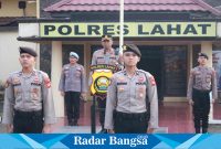  Kapolres Lahat AKBP S. Kunto Hartono SIK. MT, memimpin apel pagi 