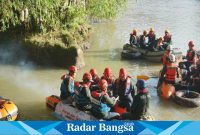 Susur sungai yang melibatkan 375 peserta dari 5 komunitas, pelajar, dan 45 mitra kerja PTBA dengan menggunakn 9 perahu karet (Dok foto Usman)
