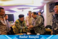 Bupati Benny Utama  tandatangani komitmen bersama dengan mitra pembiayaan dan pelaku usaha yang bertempat di Hotel Mercure Padang