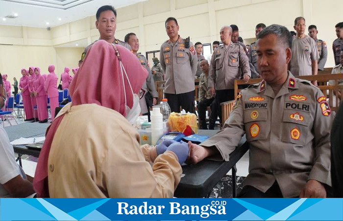 Kasespimma Lemdiklat Polri Brigjen Pol. Mardiyono saat mengikuti baksos (Dok foto Rino)