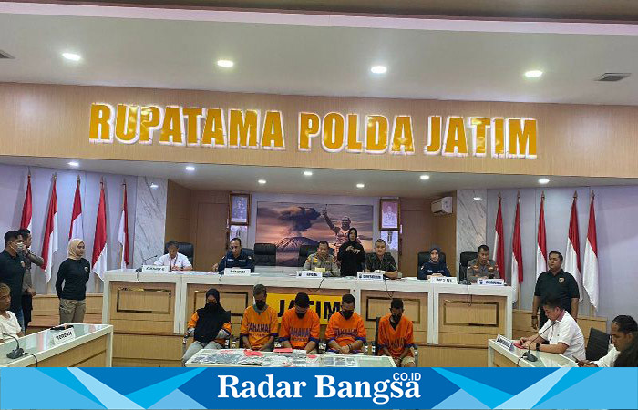 Konferensi Pers Polda Jatim soal kasus sindikat perdagangan orang ke luar negeri (Dok foto Humas Polda Jatim for RadarBangsa.co.id)