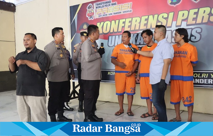 Pelaku pengeroyokan di tangkap ,Rabu (12/7) Di Polresta Sidoarjo (Foto: Rino Tutuko )