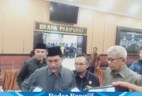 Rapat itupun diwarnai walk out oleh dua Fraksi yaitu Fraksi Partai Persatuan Pembagunan (PPP) dan Partai Keadilan Sejahtera (PKS),Jum'at 21/07/2023 malam.