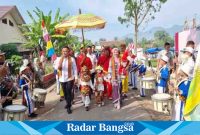 Rombongan Bupati Lampung Selatan saat hadir dalam pembukaan Event Tahunan Penengahan Fair 2023.(dok.Irul/Darmawan/Radar Bangsa)