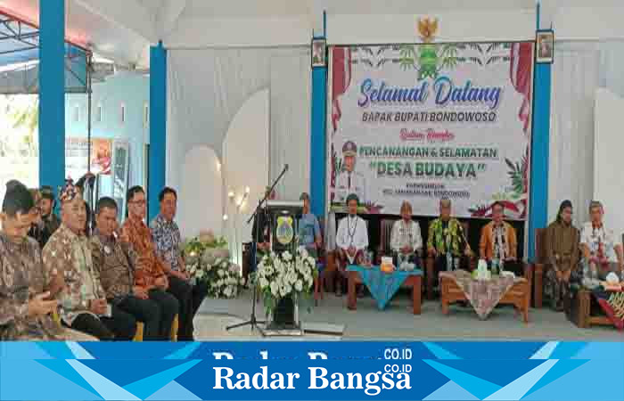 Bupati Bondowoso melalui Sekretaris Daerah (Sekda) Bambang Sukwanto mencanangkan Desa Budaya ke 6 bertempat di Balai Desa Karang Melok, Kecamatan Tamanan,Jum'at 28/07/2023.(Foto) Suk.
