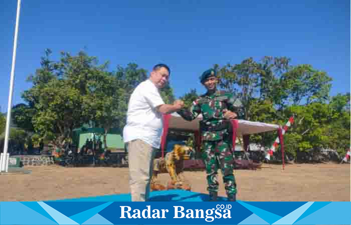 H.Singgih Widodo Tantiono, pemilik CV Tresno Ad memberikan kejutan pada Penyambutan Pasukan Satgas Pamtas RI-PNG Mobile di Wilayah Papua Yonif Raider 514/SY/9/2 Kostrad Tahun 2023.
