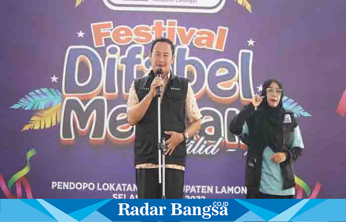  Bupati Lamongan, Yuhronur Efendi saat membuka Festival Difabel Megilan Jilid 2, di Halaman Pendopo Lokatantra, Lamongan, Selasa (25/7/2023)