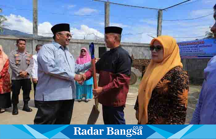 Bupati Benny Utama Canangkan BBGRM Tahun 2023 Pemerintah Kabupaten Pasaman bertempat di Lapangan Olahraga Nagari Aia Manggih Kecamatan Lubuk Sikaping (Dok foto Anafiah)