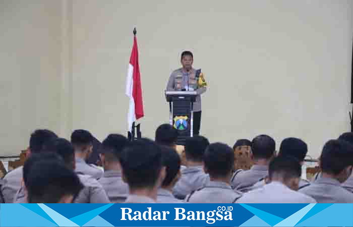 Kapolresta beri pengarahan zono integritas ,Selasa (18/7) Di Polresta (Foto: Rino Tutuko )