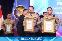 Polresta  Sidoarjo dapat penghargaan,Rabu (26/7) Di Surabaya (Foto : Radarbangsa co id) ,