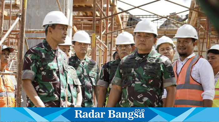 Anggota Komisi I Dewan Perwakilan Rakyat (DPR), Syarif Hasan memberikan apresiasi kepada Kepala Staf Angkatan Darat (Kasad) Jenderal TNI Dudung Abdurachman.