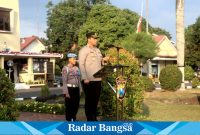 Kegiatan apel di pimpin langsung oleh Kapolres Bondowoso AKBP Bimo Ariyanto,S.H,S.I.K  dengan di dampingi Wakpolres Kompol Jose Indra serta seluruh PJU Polres Bondowoso.(Minggu, 6/8/2023) 
