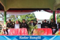 Batalyon Infanteri Raider 514/SY turut serta dalam upacara bendera yang digelar di Lapangan Alun-alun RBA Ki Ronggo.