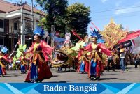 Pawai Budaya dalam memeriahkan Hari Jadi Kabupaten Bondowoso dan peringatan Hut ke-78 RI. (Foto)Sukri.