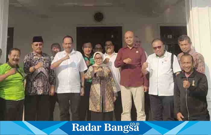  Rombongan KONI Jatim bertemu dengan Bupati Jombang, Mundjidah Wahab di Pendopo Bupati Jombang