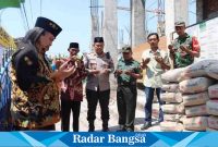 Kapolresta bantu pembangunan masjid di sawocangkring ,Jumat (11/8) Disawocangkring (Foto: Radarbangsa)