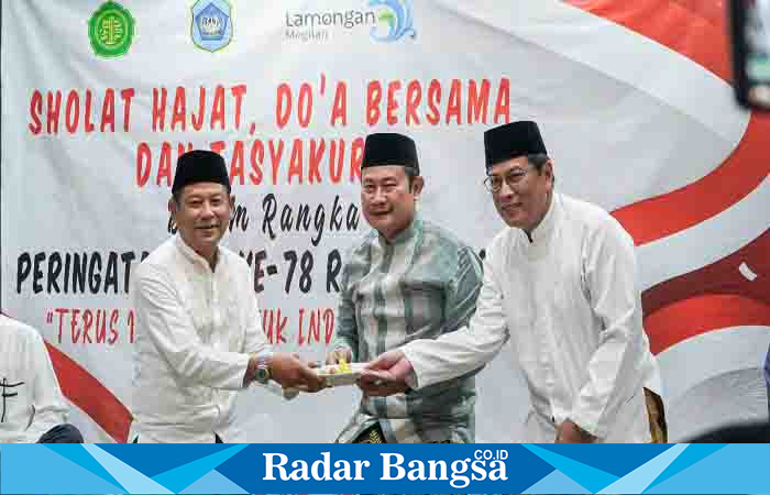 Bupati Lamongan Yuhronur Efendi di dampingi wabup dan ketua Dprd Lamongan (Dok kmf)